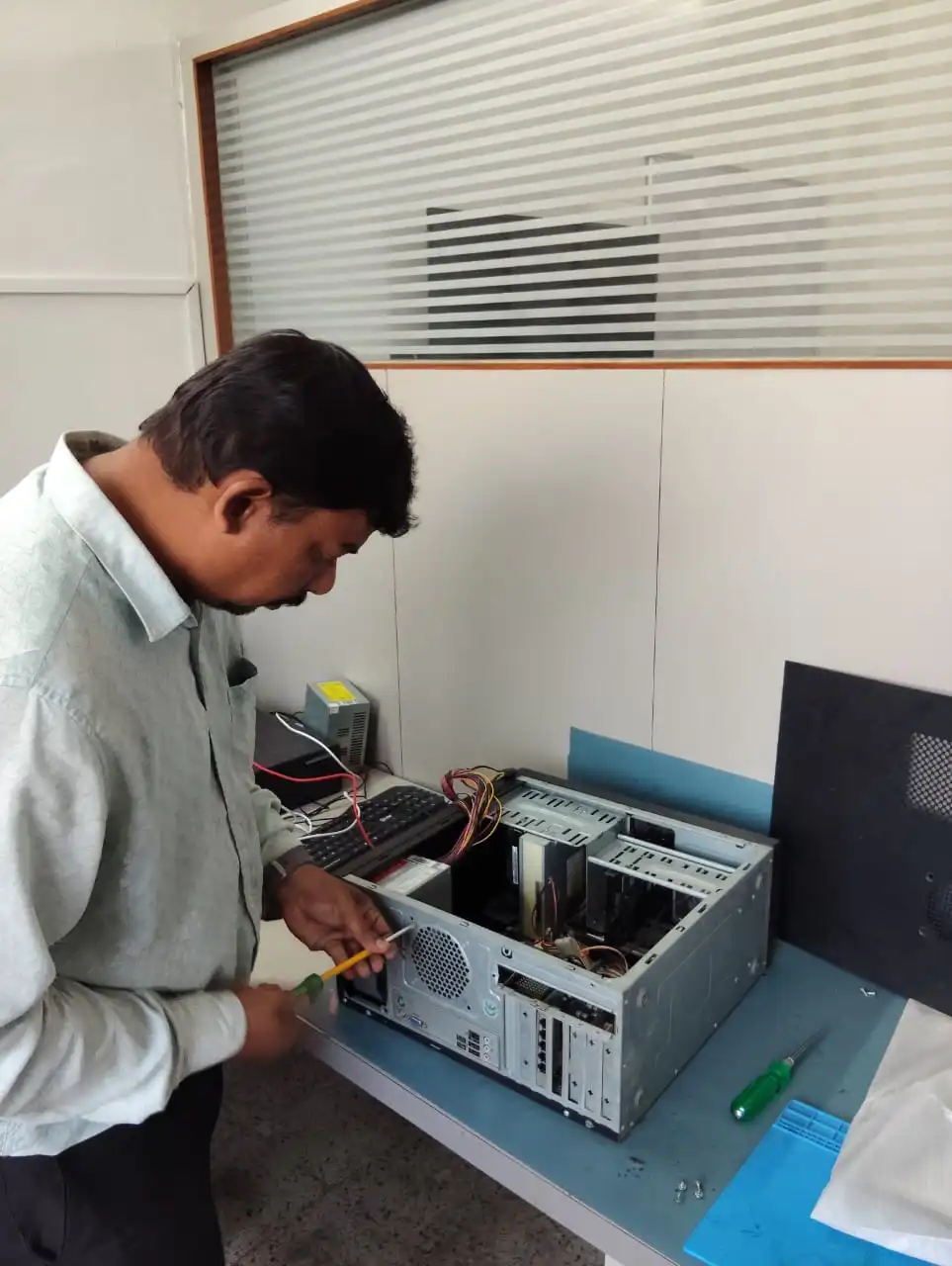 Laptop Repair Technology